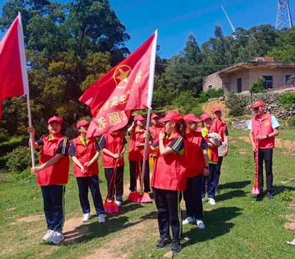 炎炎夏日，浓浓真情——福州市书生实验学校初中部学生会社会实践活动侧记