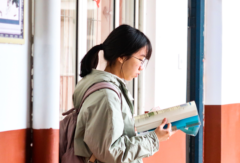 《端正学习态度,应战期末考试》