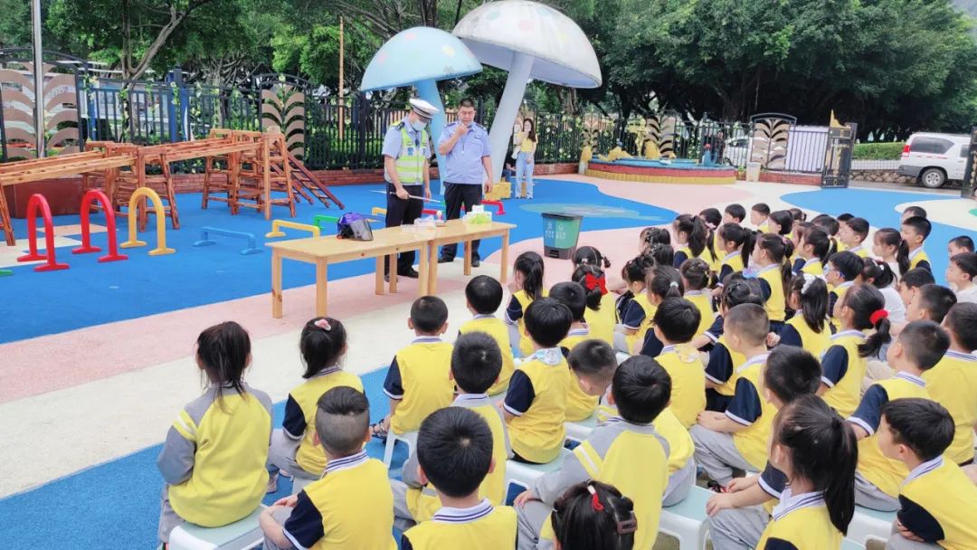 文明交通 安全“童”行|2022年交通安全月“守护进校园”公益活动在书生幼儿园举办