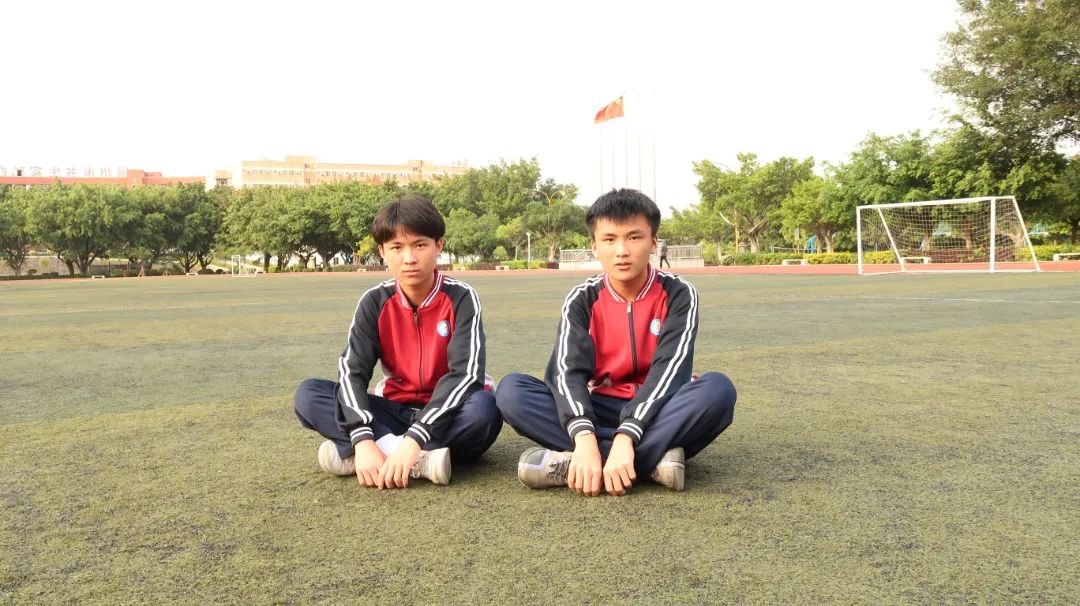 坚持自我 奋笔不辍|福州市书生实验学校优秀学子金昊天与金昊翔兄弟